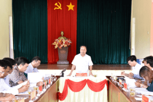 Phó Bí thư Thường trực Tỉnh ủy Châu Ngọc Tuấn: Đẩy mạnh tuyên truyền để người dân xã Đak Trôi thay đổi nếp nghĩ, cách làm