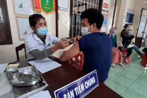 Di Linh: Tiêm 1.950 liều vắc xin phòng Covid-19 đợt 52