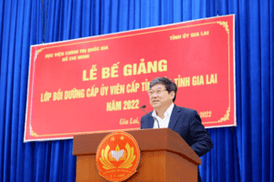 Gia Lai: Trao giấy chứng nhận tốt nghiệp lớp Bồi dưỡng Cấp ủy viên cấp tỉnh cho 67 học viên
