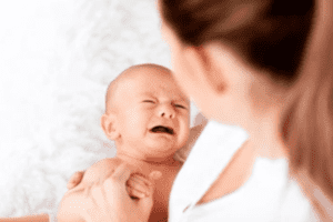Cực kỳ hiếm gặp: Bé gái sinh ra có đuôi đầy lông  