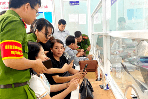 Chư Sê ra mắt mô hình "Đội hỗ trợ sử dụng dịch vụ công trực tuyến"