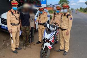 Cảnh sát giao thông phát hiện 1 trường hợp điều khiển mô tô trong cơ thể có chất ma túy
