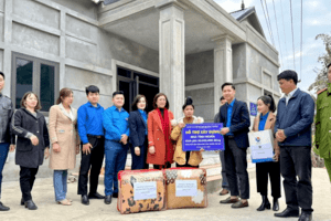Đoàn Thanh niên Bộ Công Thương “mang hơi ấm” đến với đồng bào vùng cao