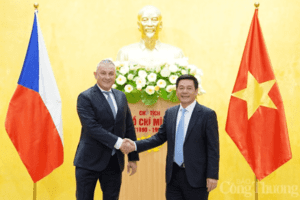 Bộ trưởng Nguyễn Hồng Diên làm việc với Bộ trưởng Bộ Công Thương Cộng hòa Séc