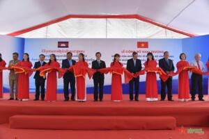 An Giang: Khai trương cặp cửa khẩu quốc tế Vĩnh Xương – Kaorm Samnor cả đường bộ lẫn đường sông
