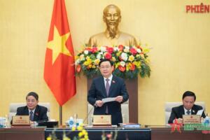 Phiên họp lần thứ 21 của Ủy ban Thường vụ Quốc hội: Chuẩn bị các nội dung quan trọng cho Kỳ họp thứ 5