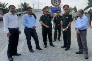 Quân khu 9 bàn giao các công trình cầu, đường tại huyện Tân Hồng
