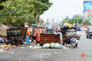 Cần Thơ: Ngổn ngang bãi tập kết rác trên các trục đường