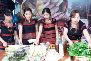 Thừa Thiên Huế: Phiên chợ vùng cao “nhịp cầu” đưa nông sản đến với người tiêu dùng
