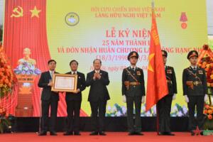 Làng Hữu nghị Việt Nam đón nhận Huân chương Lao động hạng Nhì