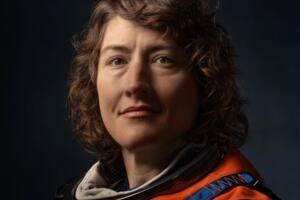 NASA công bố phi hành đoàn bay quanh Mặt trăng năm 2024