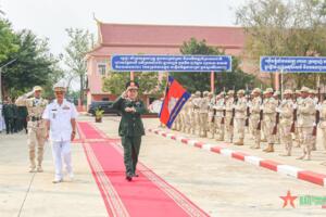 Quân khu 9 thăm, làm việc và chúc Tết các đơn vị, địa phương Vương quốc Campuchia