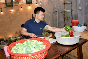 Chàng trai trẻ và hành trình "hạnh phúc là cho đi"