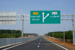 Cận cảnh cao tốc Phan Thiết - Dầu Giây trước ngày thông xe