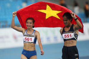 Giới chuyên môn “ngả mũ” với Nguyễn Thị Oanh