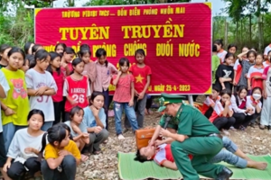 Trang bị kỹ năng phòng, chống đuối nước cho học sinh