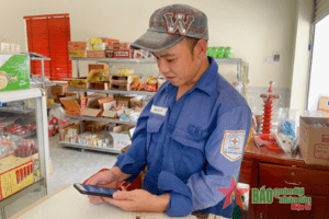 Người dân nỗ lực tìm giải pháp khi bị cắt điện