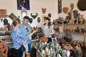 Bảo tồn và phát huy giá trị Nghệ thuật làm gốm của người Chăm: Cần nhiều giải pháp tổng thể