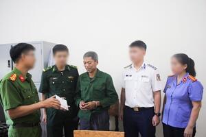 Khởi tố đối tượng chuyên cung cấp và lôi kéo ngư dân sử dụng trái phép chất ma túy