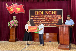 Công ty Cổ phần truyền thông Vmark tri ân các gia đình chính sách, thương bệnh binh xã Đông Tân, tỉnh Thái Bình