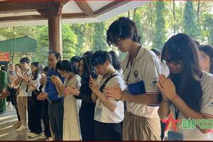 Đoàn kiều bào trẻ dự Trại hè Việt Nam 2023 và tham gia nhiều hoạt động thiện nguyện