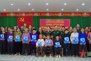 Ban Phụ nữ Quân đội: Thăm, tặng quà các gia đình chính sách