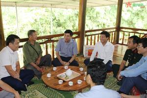 Điện Biên: Thăm, tặng quà các gia đình chính sách tại huyện Điện Biên Đông