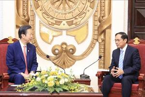 Bộ trưởng Ngoại giao Bùi Thanh Sơn tiếp Chủ tịch Đảng Công Minh Nhật Bản Yamaguchi Natsuo