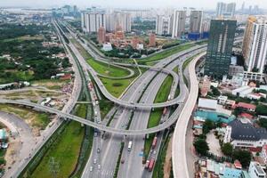 Thành phố hội nhập và phát triển: Hướng đến hệ thống giao thông hiện đại, kết nối đa trung tâm