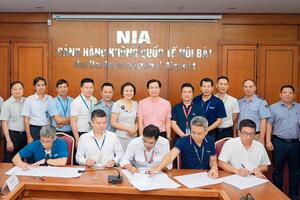 Giảm đáng kể số vụ máy bay bị rách lốp tại sân bay Nội Bài