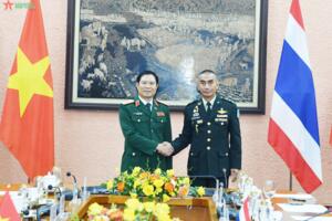 Thượng tướng Nguyễn Tân Cương hội đàm với Tư lệnh Lực lượng Quốc phòng Thái Lan