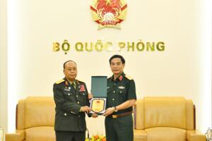 Đại tướng Phan Văn Giang tiếp Chủ nhiệm Tổng cục Chính trị Quân đội nhân dân Lào