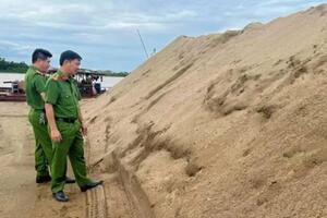 Quảng Bình: Phát hiện cơ sở khai thác trái phép gần 2.000m3 cát