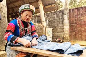 Lanh Lùng Tám: Đổi thay cuộc sống của nhiều phụ nữ người Mông