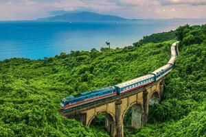 Khai thác hiệu quả tuyến đường sắt Huế - Đà Nẵng phục vụ du lịch
