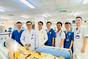 Bệnh nhân bị đâm thấu tim, 3 lần ngừng tuần hoàn được các bác sĩ cứu sống