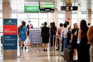 Sân bay Tân Sơn Nhất dự kiến đón 130.000 - 140.000 khách/ngày dịp Tết