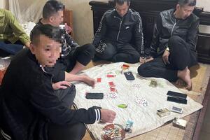 Đánh bạc “cho vui” cũng vi phạm pháp luật