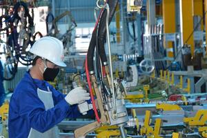 Sản xuất công nghiệp, hoạt động thương mại 4 tháng đầu năm 2024: Nhiều tín hiệu tích cực