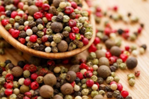 Nguồn cung sụt giảm, giá hồ tiêu tăng