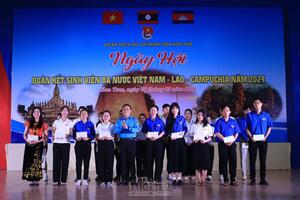 Kon Tum: Thắm tình hữu nghị sinh viên Việt Nam – Lào – Campuchia