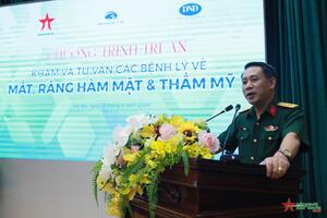 Bệnh viện Mắt Quốc tế DND thăm khám, tư vấn sức khỏe tại Báo Quân đội nhân dân