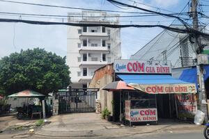 TP. Hồ Chí Minh: Vì sao hàng trăm công trình, nhà trọ vi phạm trật tự xây dựng ngang nhiên tồn tại?