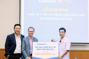 Eximbank trao tặng nhiều thiết bị y tế cho Bệnh viện Bình Dân