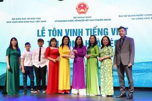 Tôn vinh tiếng Việt trong cộng đồng người Việt Nam tại Séc