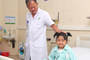 Hồi sinh sự sống diệu kỳ cho bé gái suy tim giai đoạn cuối