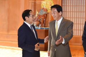 Bộ trưởng Ngoại giao Bùi Thanh Sơn tiếp nguyên Đại sứ đặc biệt Nhật - Việt Sugi Ryotaro