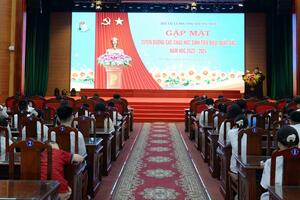 Bộ tư lệnh Thủ đô Hà Nội tuyên dương các cháu học sinh tiêu biểu, xuất sắc năm học 2023 - 2024