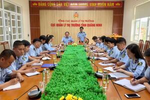 Tổng Cục trưởng Trần Hữu Linh thăm và làm việc với Cục Quản lý thị trường tỉnh Quảng Ninh