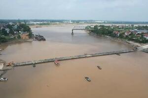 Phú Thọ: Thông xe cầu phao thay thế tạm thời cầu Phong Châu